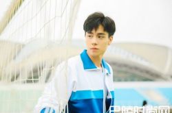 胡一天女友是谁？爆饭店夜会长发妹女主是谁呢