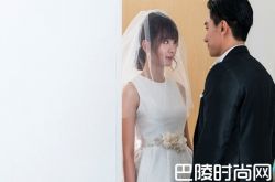 安心亚新加坡婚纱照曝光 老公没来呢