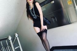 泫雅为什么叫马儿？性感小野马泫雅公寓楼梯间火辣热舞