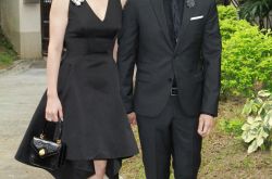 梁朝伟为何30年独爱刘嘉玲？29年前迪士尼热拥照曝光