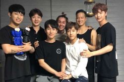 BTOB星材被爆热恋DIA主恩？直播漏玄机