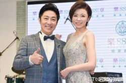 艾成为女友王瞳改变了 7年来主动剥虾