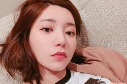 郭雪芙私会女友熊抱辣腿双夹全被摄 真相曝光真是囧了