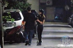 宝儿小禄恋情曝光 深夜亲亲我我被拍