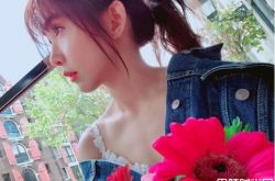 宅男女神郭书瑶露蕾丝肩带 邪恶视角性感爆表