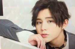 山田凉介女朋友是谁？竟然是这一位姐姐