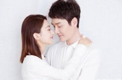 冯绍峰喊赵丽颖夫人 甜蜜环抱照曝光