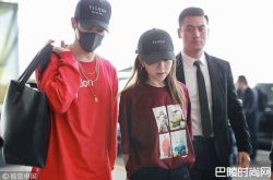 邓紫棋和造型师男友现身机场 惊现小细节低调放闪