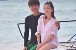 李易六月差多少岁？为什么娶她