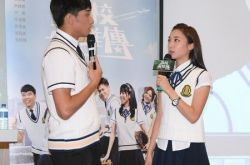 李运庆挤掉宏正 逼刘宇菁摸脸示爱