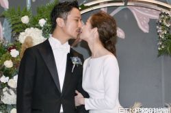 简嫚书婚礼激吻老公云昌隆 喊今晚不洞房有原因