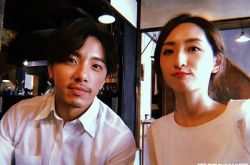 坤达和柯佳嬿秀恩爱 浮潜偷拍老婆神视角