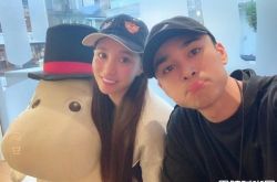 胡睿儿曝光林采缇浴袍睡照 结婚7个月告白老婆