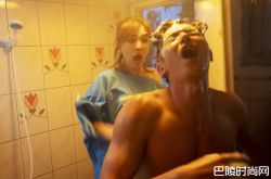 Ella浴室扑上张轩睿大胸肌 姐弟恋甜到爆笑