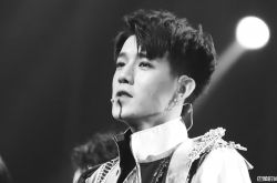 演员朱戬微博公开恋情 神秘女友是谁身份成谜