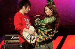 蔡依林否认与阿信恋情 这么久的友情情比金坚