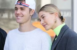 小贾斯汀婚礼又延期 背后原因海莉超暖