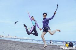 钟丽缇49岁S型曲线藏不住 穿紧身衣秀出傲人上围