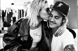 小贾斯汀结婚1周年爆喜讯 下月办婚礼广邀亲友