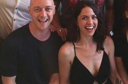 X教授詹姆斯·麦卡沃伊结婚了 新婚妻子透过《分裂》电影认识