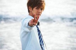 片寄凉太女朋友是谁 脖子出现吻痕是怎么回事