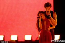 肖恩·蒙德兹告白女友卡米拉 谢谢你成为你