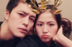 宁桓宇老婆是谁 结婚照上的女方是谁