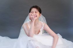 邵雨薇婚纱照泄老公视角 牵手神秘男真相曝光