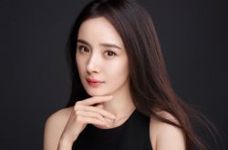 杨幂爆甜蜜过夜过程全被拍 恋上小3岁男星魏大勋