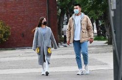 林曜晟华山半跪木椅约会 女友是谁怎么认识的