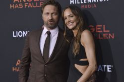 杰拉德·巴特勒女友分手了 