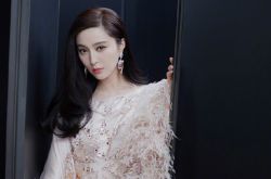 范冰冰大肚疑现形 才被爆复合有新欢啦