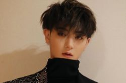 黄子韬发IU照片又秒删 自爆我可以立刻原地娶她