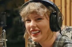 泰勒老公是谁？歌词暗藏我愿意要结婚了吗