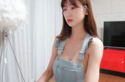 林李智爆乳弹钢琴 NoBra上阵走红了