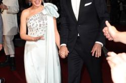 性感天后凯莉米洛订婚 情定小6岁《GQ》创意总监