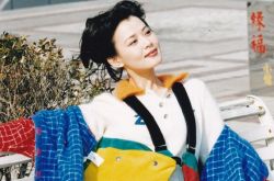 骆达华老婆卢燕曾是演员 女儿19岁准备出道