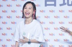 彭佳慧稳交小8岁高壮男 大方认和儿女一起吃过饭