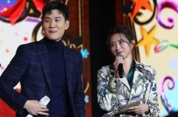 周兴哲赵岱新深夜激吻 吃回头草大复合啦