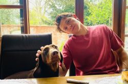 汤姆赫兰德车内激吻蜘蛛女 奥迪接送假戏真做了