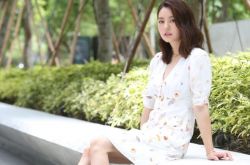 陈语安迎29岁远距恋半年 男友吴克群跨海送生日礼