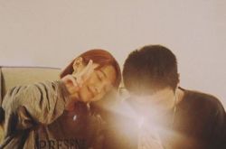 李荣浩杨丞琳街头放闪 双手牵紧转身相望超甜