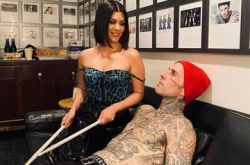 卡戴珊大姐宣布订婚 摇滚鼓手男友晒鸽子蛋钻戒