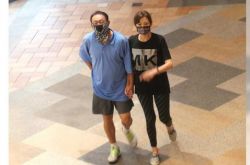 温翠苹十指紧扣新男友曝光