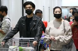 林哲熹女友曝光 稳交麻豆7年陪逛超市