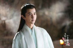 于朦胧爆恋情女友是谁？搂肩摸头牵手全被拍