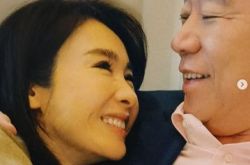 黎姿贴身富豪老公 庆结婚13年太幸福了