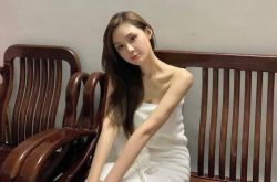 汪小菲十指紧扣张颖颖被甩开 还不官宣恋情吗