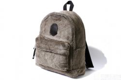 原宿街头大牌BAPE 2016秋冬毛绒背包抢眼哦