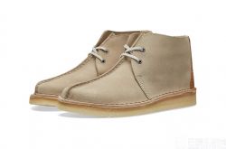 BEAMS英伦经典Clarks Originals 的 Desert Trek 鞋款